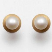 Paar Perlen-Ohrstecker750/- Gelbgold, ungestempelt, geprüft. Gewicht: 4,7g. 2 Perlen (D. 0,8cm).
