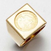 Eckiger Münz-Ring - 2 Pesos750/- Gelbgold, 900/- Feingold, gestempelt. Gewicht: 9,2g. Ringgröße: 53.