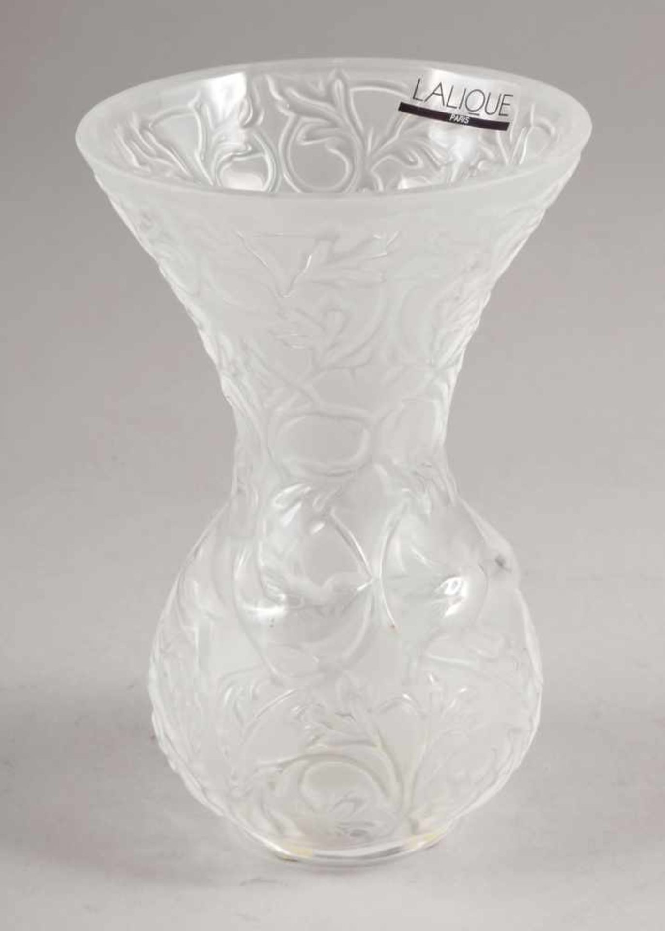 Vase - Arabesque incoloreLalique, Wingen-sur-Moder. Farbloses Glas, formgepresst, z. T. mattiert.