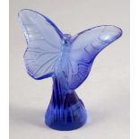 Papillon bleu - Schmetterling blauLalique, Wingen-sur-Moder. Blaues Glas, formgepresst, z. T.