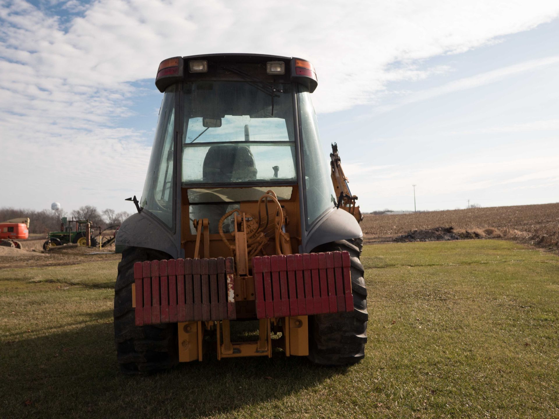 2000 Case 570 LXT loader, 5423 hrs., 4WD, cab, 3 pt. hitch, rear weight bracket w/ weights, 2 hyd. - Image 7 of 11