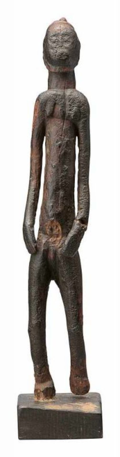 Stehende Ahnenfigur der Baule Elfenbeinküste. Holz, geschnitzt und patiniert. Holzsockel später.