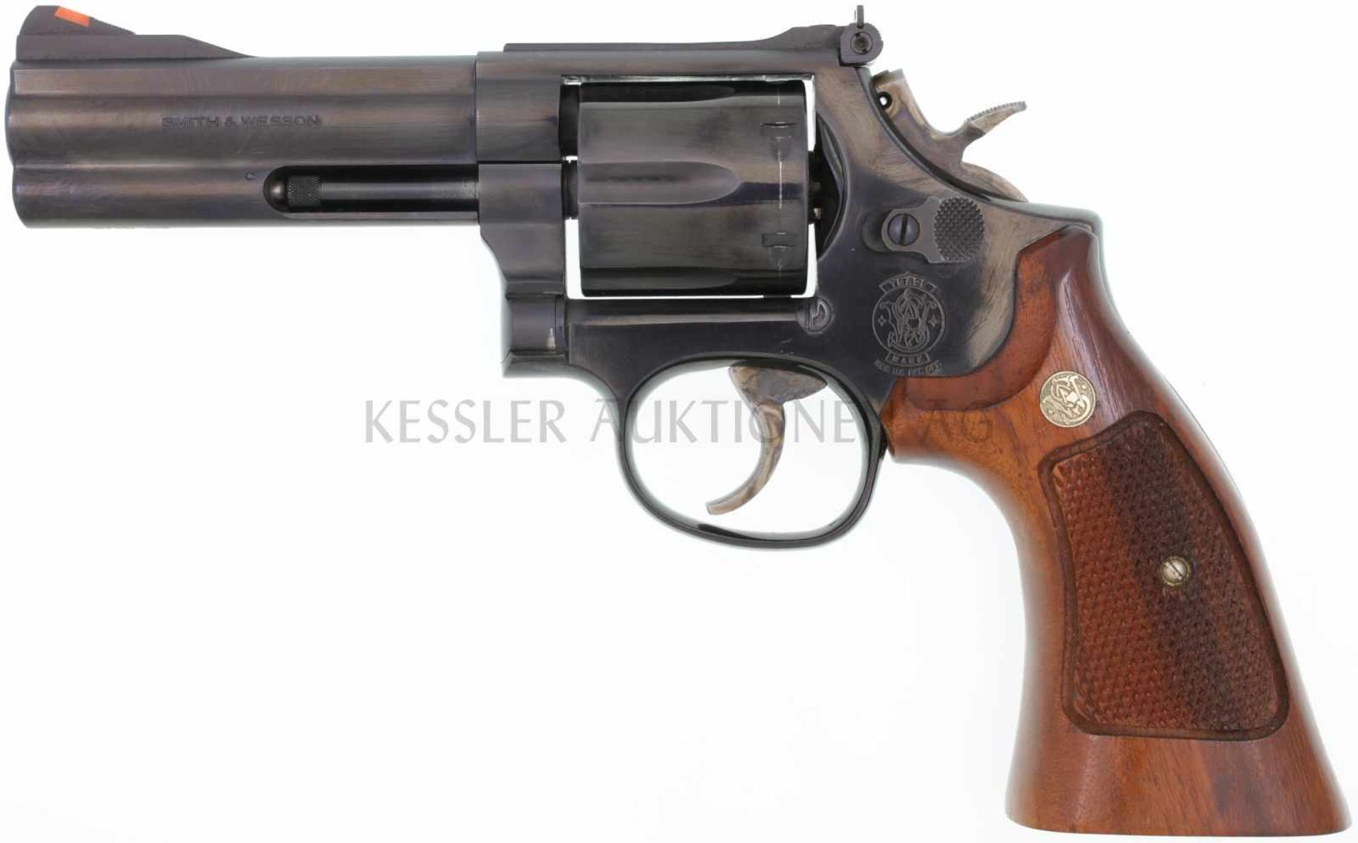 Revolver, S&W Mod. 586-6, Kal. .357Mag LL 105mm, TL 250mm, brünierte Ganzstahlwaffe mit DA-Abzug,