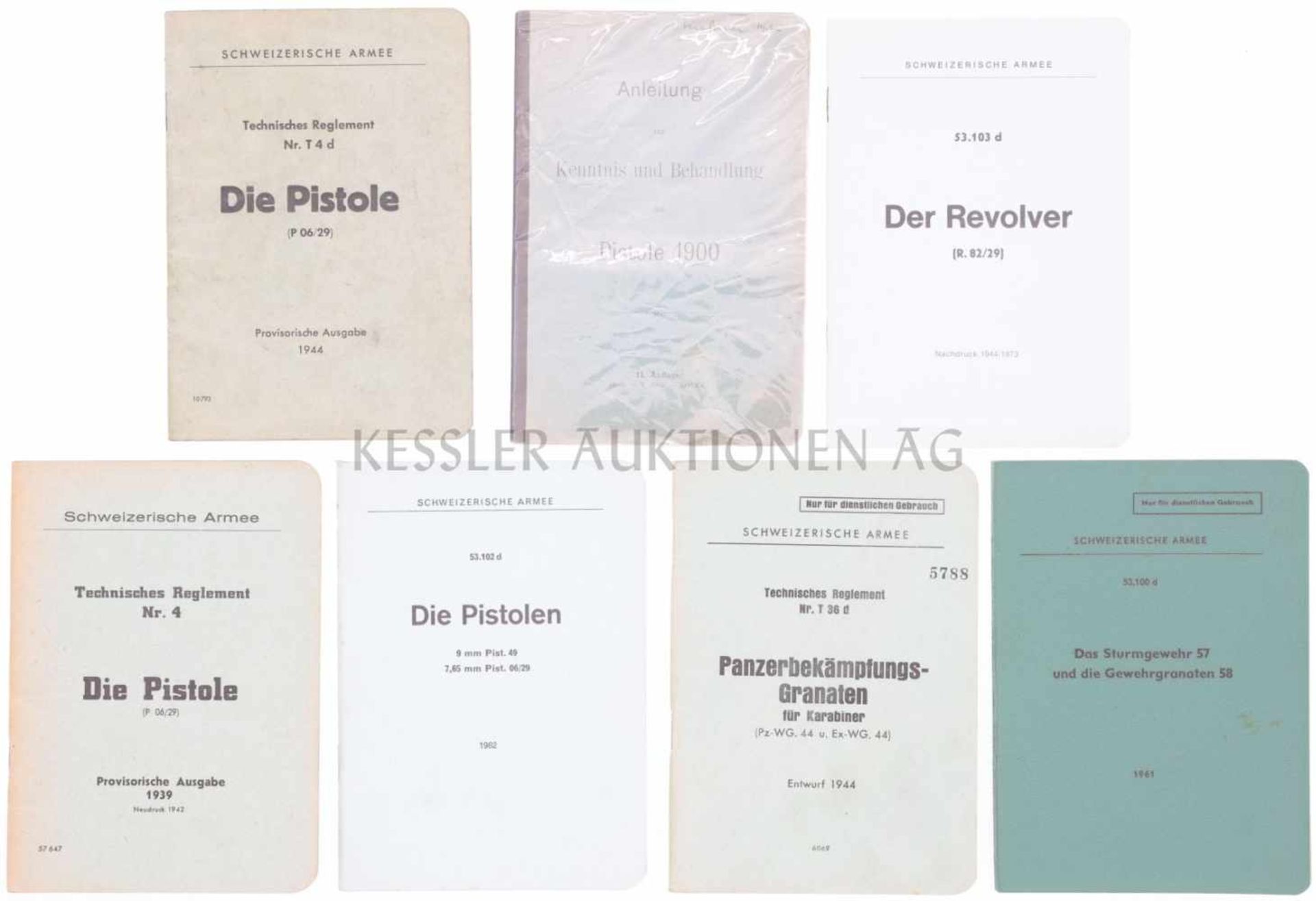 Konvolut von 7 Waffenreglemente 1. Die Pistole P 06/29, Ausgabe 1944. 2. Die Pistole 1900, Ausgabe