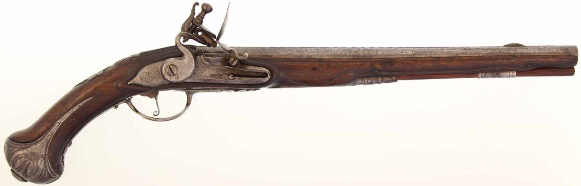 Steinschlosspistole, um 1760, Kal. 14.5mm. 36cm langer Rundlauf mit angedeuteter Visierschiene in