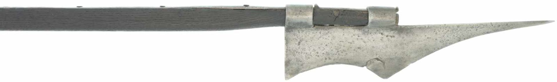 Halbarte Rossschinder Urner-Typ 14/15.Jhdt. Kl 420mm, TL 2530mm, konkav geschwungene Schneide und