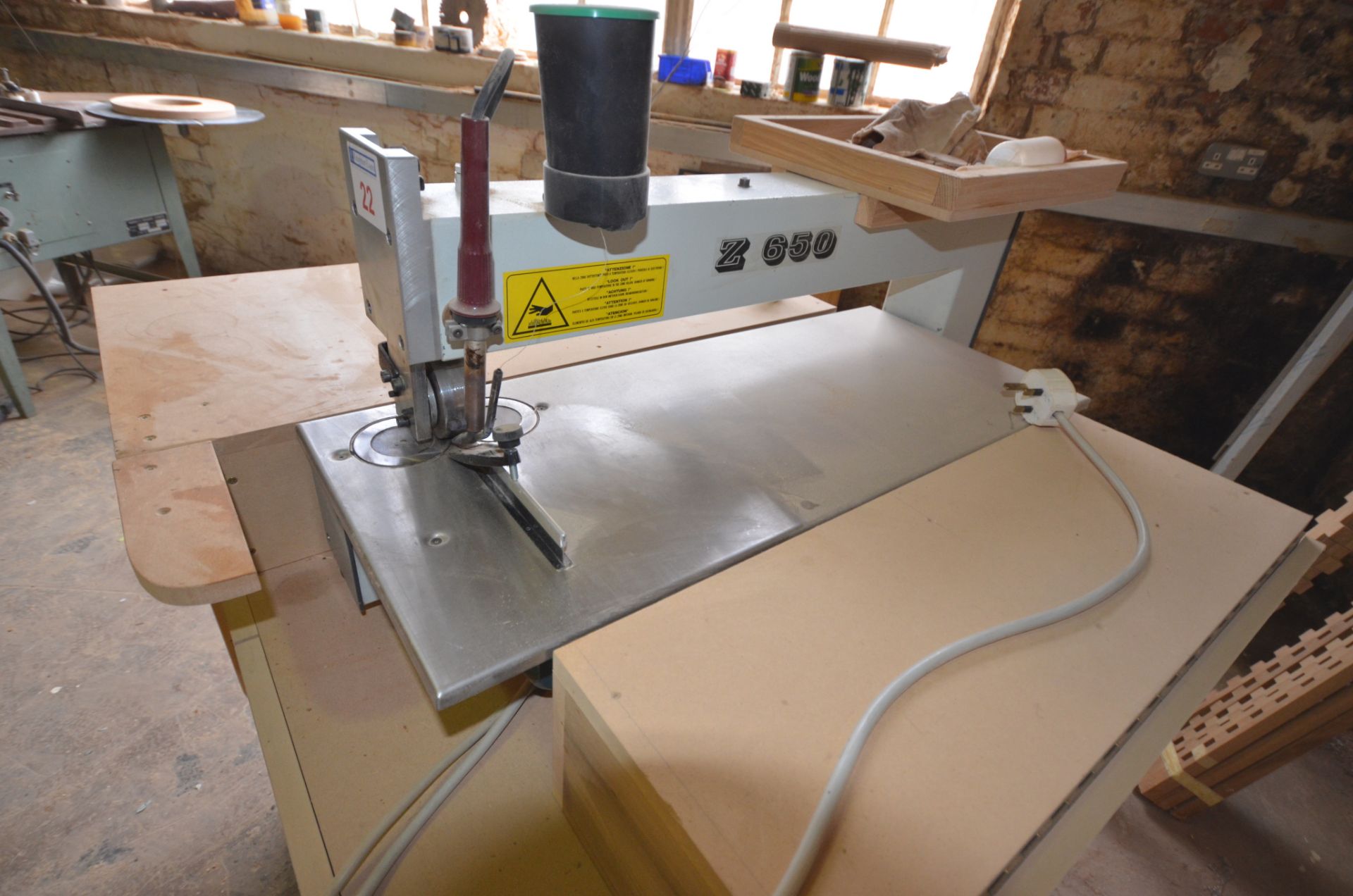 Casati Z650 veneer stitcher