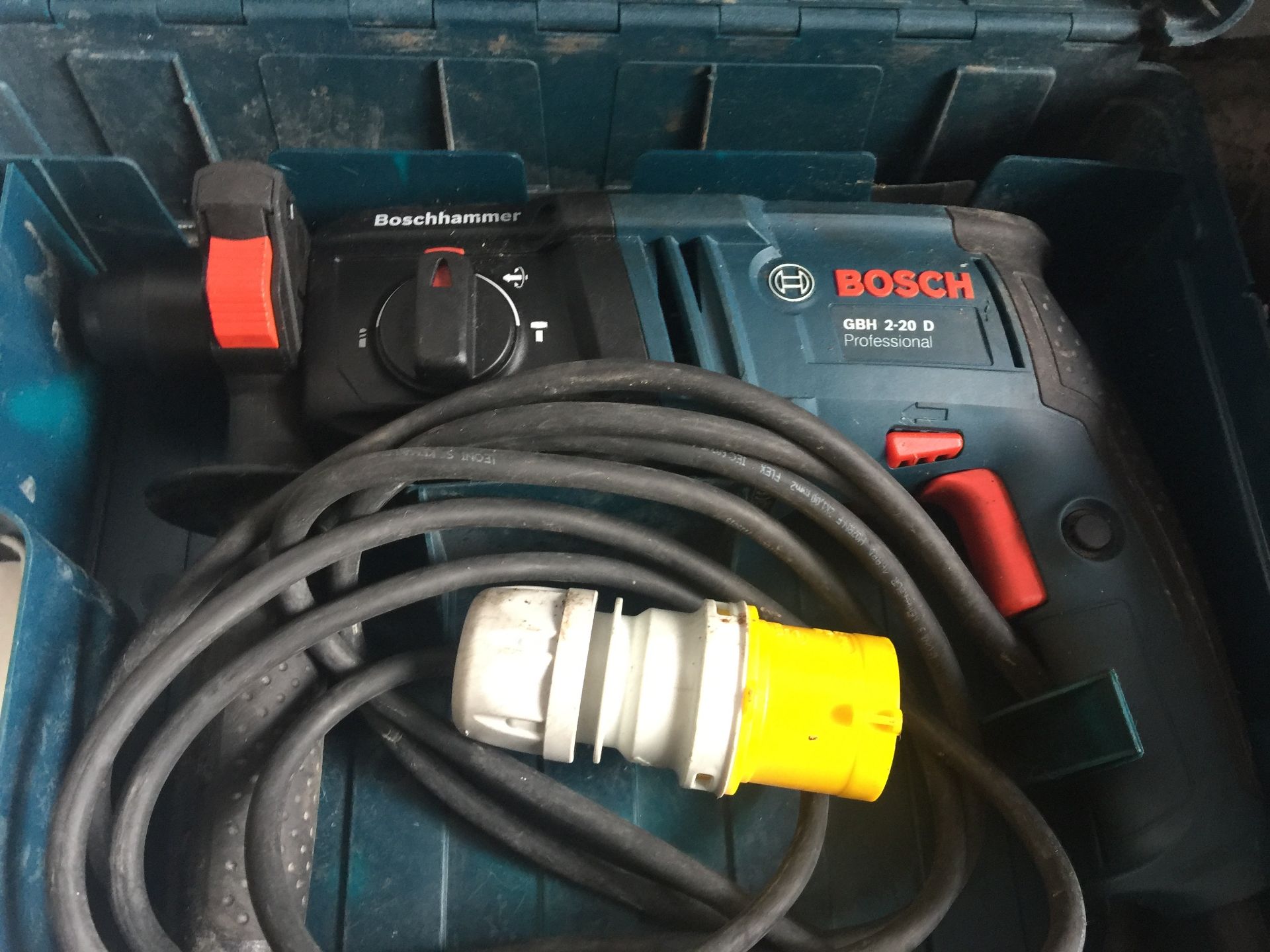 Cased Skill Saw. Hitachi grinder and Bosch GBH 2-20 D professional heavy duty drill - Image 4 of 4