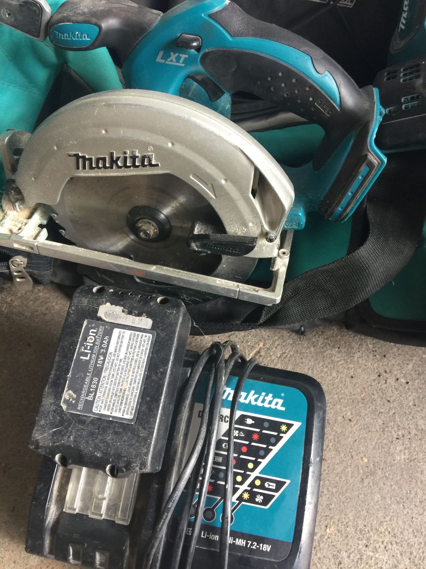 Assorted Makita rechargeable power tools with bag - Image 2 of 4