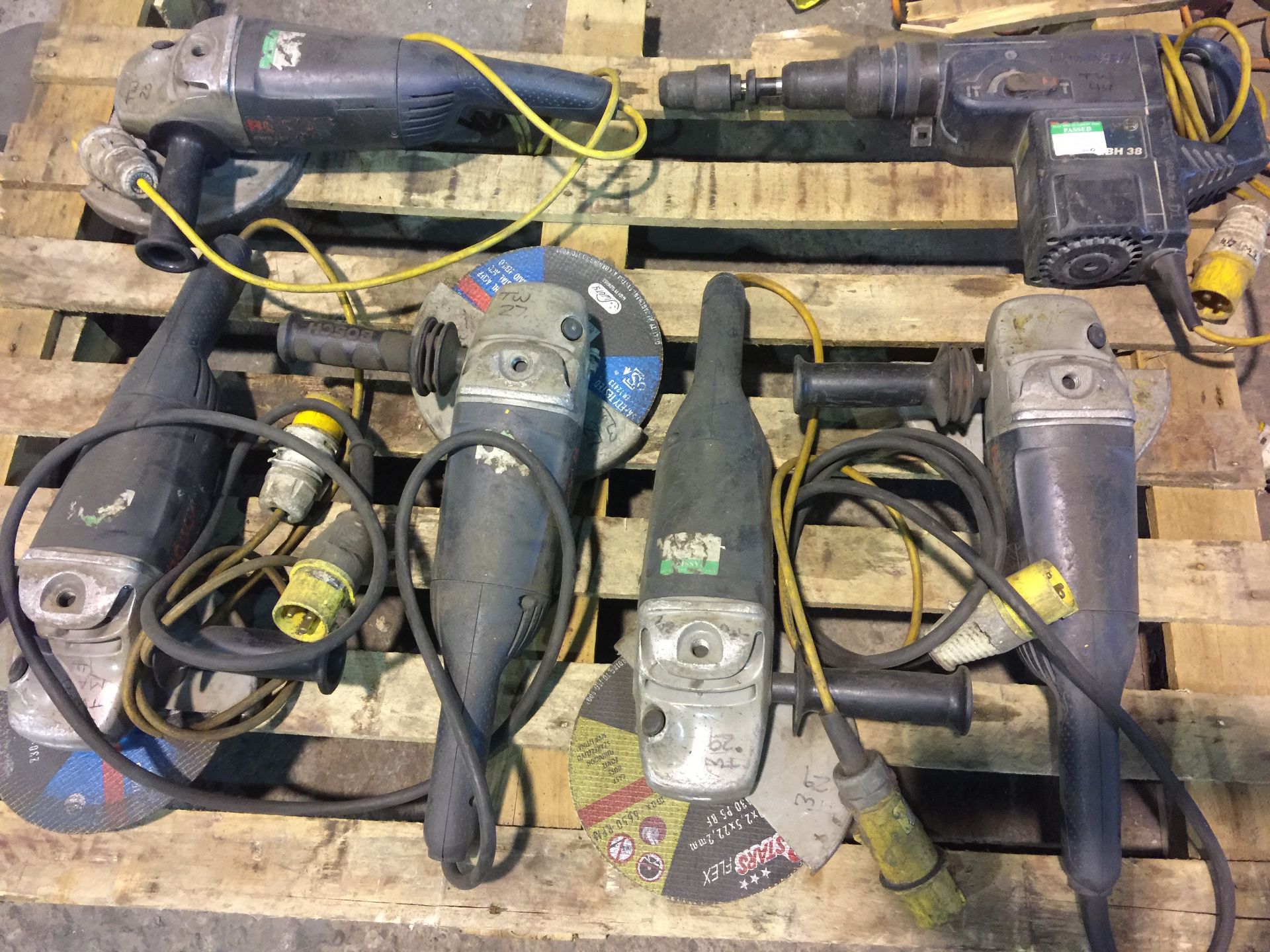 5 x Heavy duty angle grinders & GBH38 all 110v (Burton-upon-Trent)