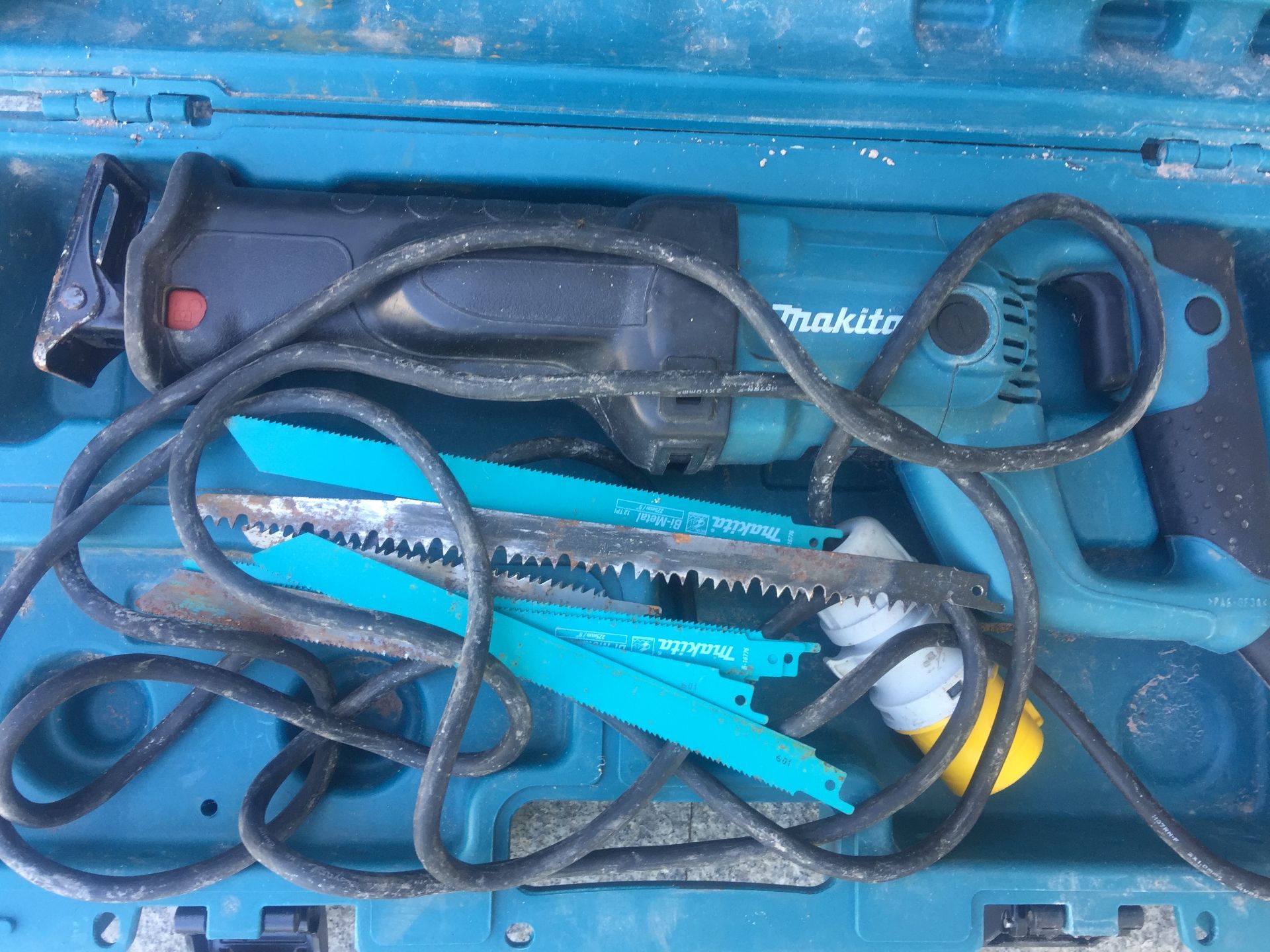 Cased Bosch hammer drill GBH 2-20 D and Makita JR3050T (Burton-upon-Trent) - Image 2 of 3