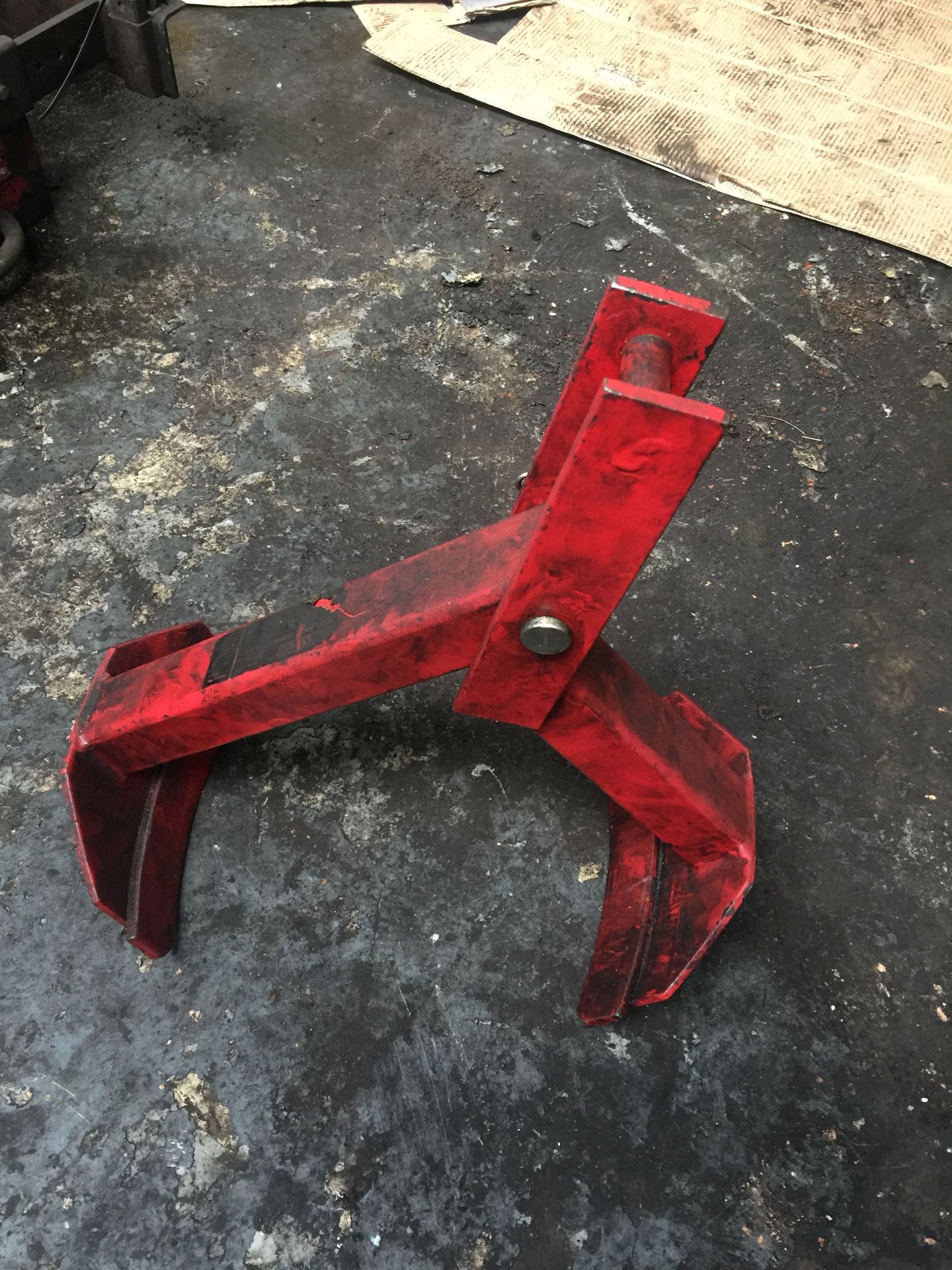 Barrel lifting clamp