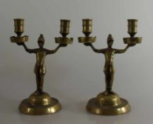 Paar Kerzenleuchter, Messing, stehender Ritter zwei Brennstellen haltend, h. 20cm