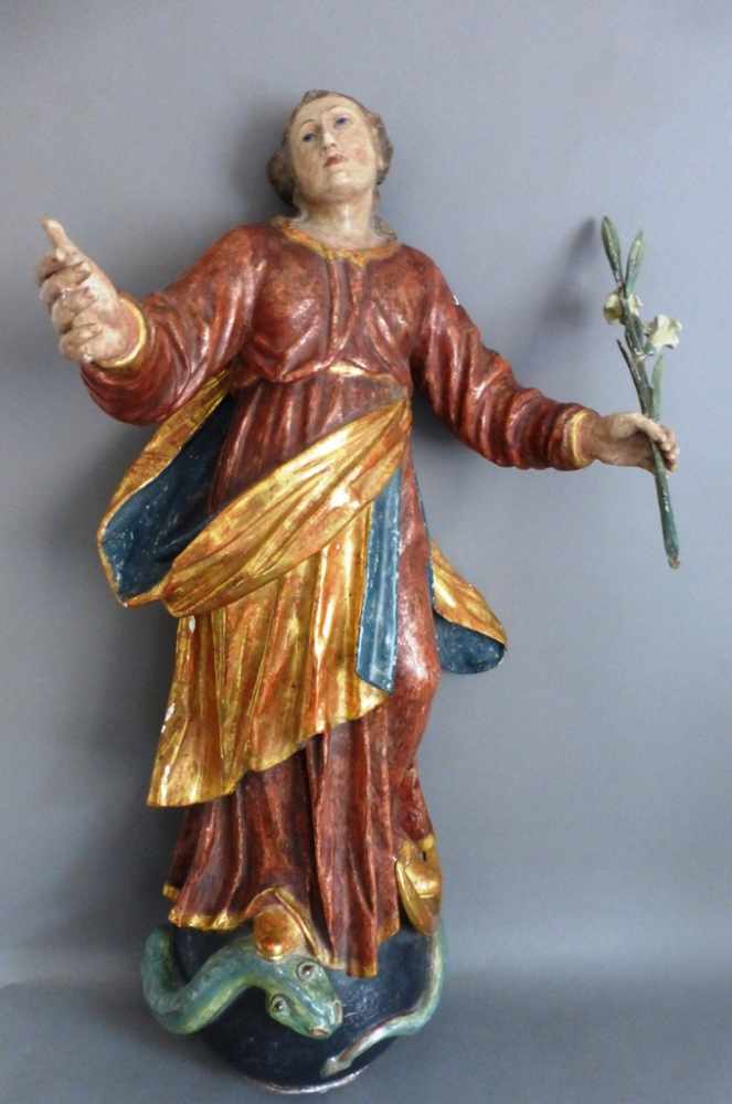 Skulptur, auf Weltkugel stehende Maria Immaculata, süddeutsch 18.Jh., in der linken einen