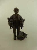 Steinbrenner, Theophil (*1946 Herbstadt / Grabfeld), Bronze, "Mann mit Schwein", h. 16cm, am