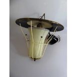 Deckenlampe, 1950er Jahre, Deutsches Nachkriegsdesign, schwarz lackierter Schirm, Glaseinsatz,