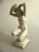 Hutschenreuther / Selb, Akt-Figur "Nach dem Bade", Entw.: Karl Tutter (1883 - 1969),