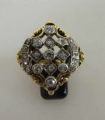 Antiker Diamant Ring, Gelbgold 585, besetzt 21 Diamanten, fein verzierte Ringschiene, RG 19mm, 7,