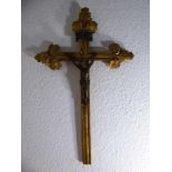 Kruzifix, 18.Jh., Holz geschnitzt, tlw. vergoldet, 3-Nagel Typus, l. 60cm
