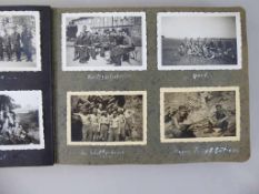 Foto- und Postkartenalbum, sog. 3.Reich, private Fotografien und Postkarten, beginnend mit