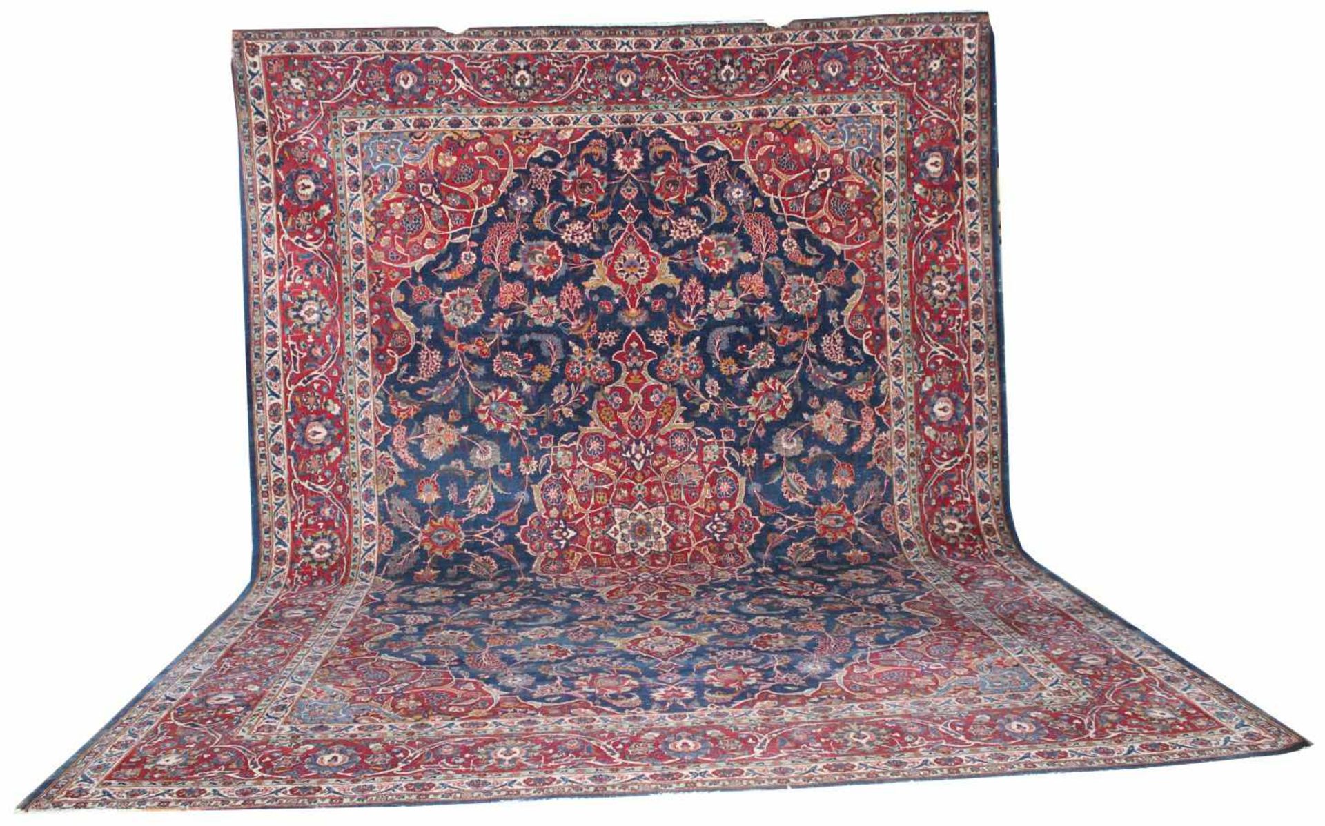 Orientteppich - Sarough Persien um 1920/30 florales Dekor auf blau/rotem Grund, Gebrauchsspuren,