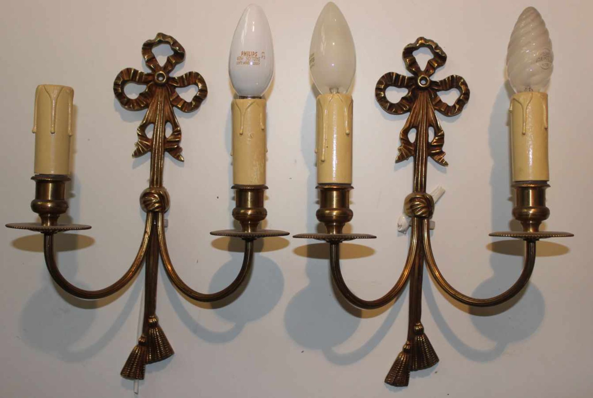 Paar Wandlampen im Empirestil 20.Jahrhundert, Messing, verziert mit Feston, 2-armig, Höhe ca. 29 cm,