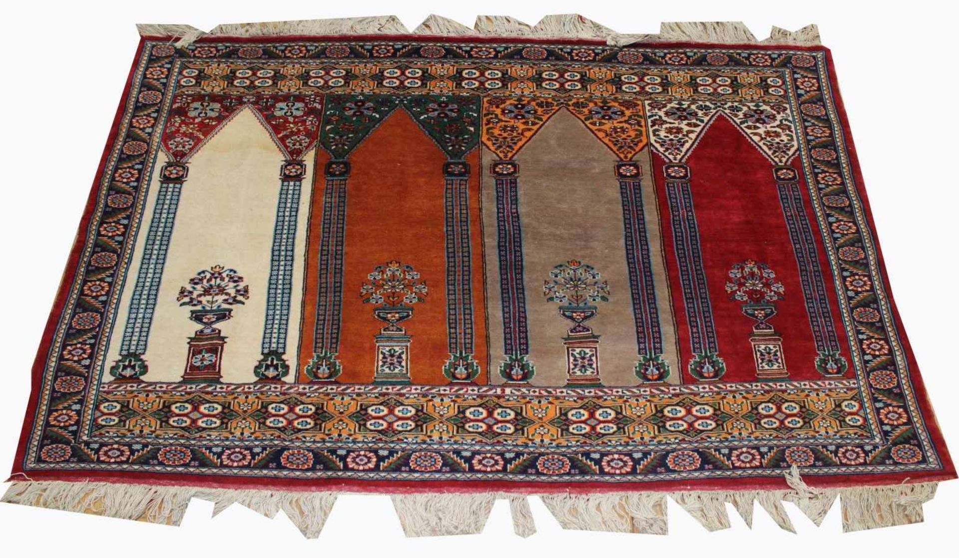 Gebetsteppich - wohl Rußland 9 Säulen mit Vasensockel im Mihrab, Orientteppich, Maße ca. 118x186 cm