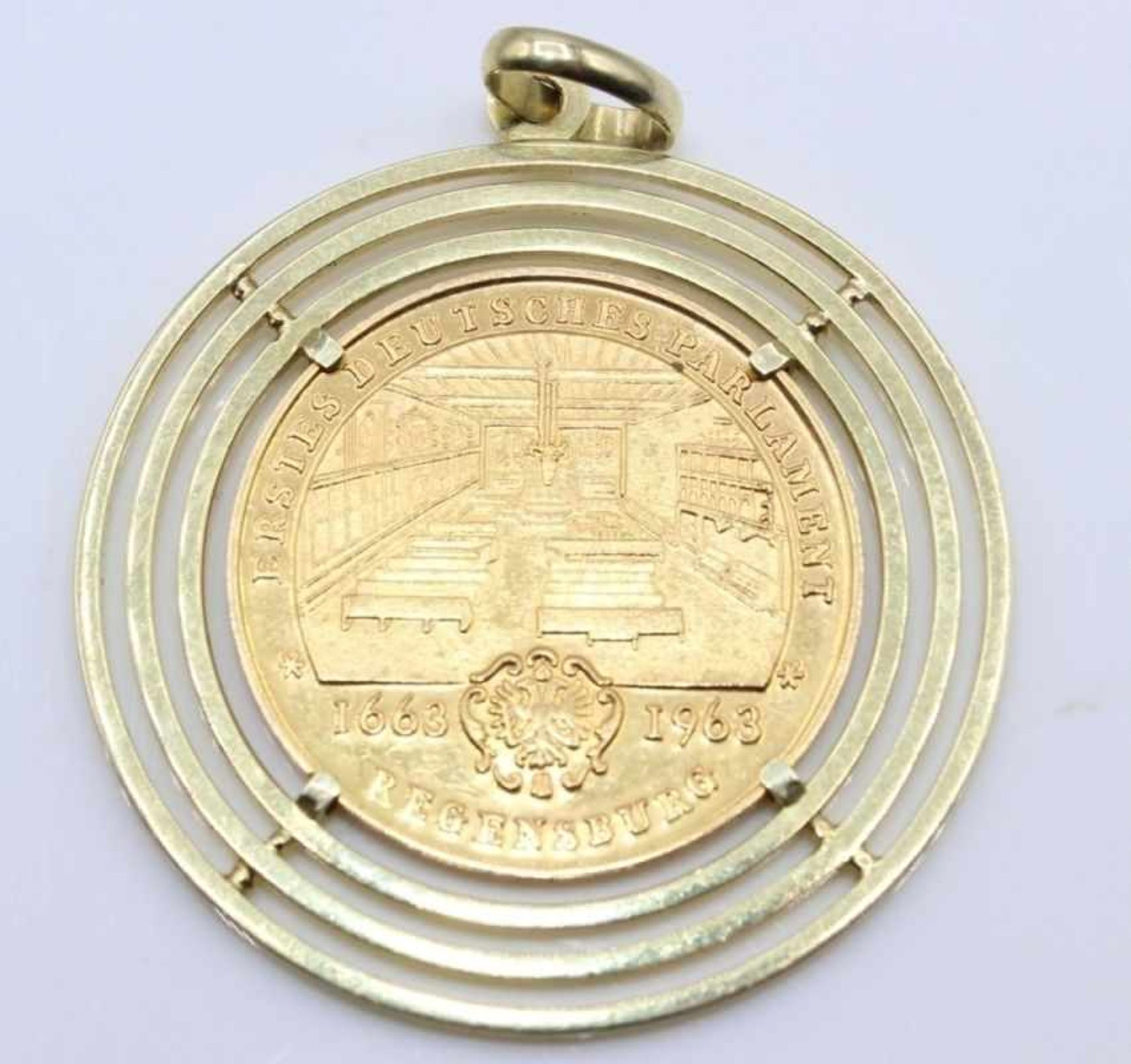 Anhänger Medaille "300 Jahre 1. Deutsches Parlament" (Reichstag 1663), Feingold 900, Ausgabe 1963 in