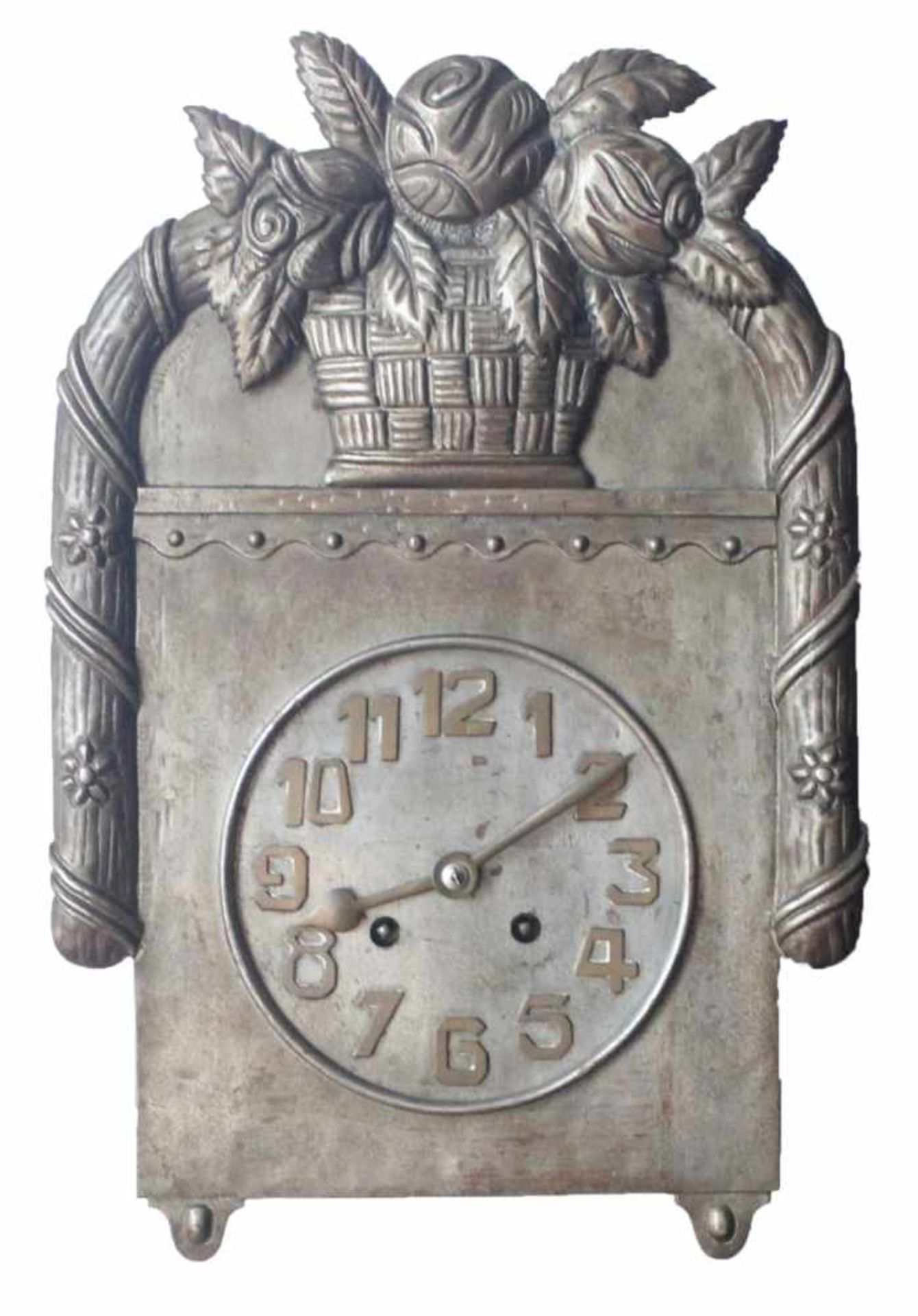Wanduhr - deutsch um 1920/30 Uhrenschild in Metall, florale Bekrönung, arabischer Zifferring,