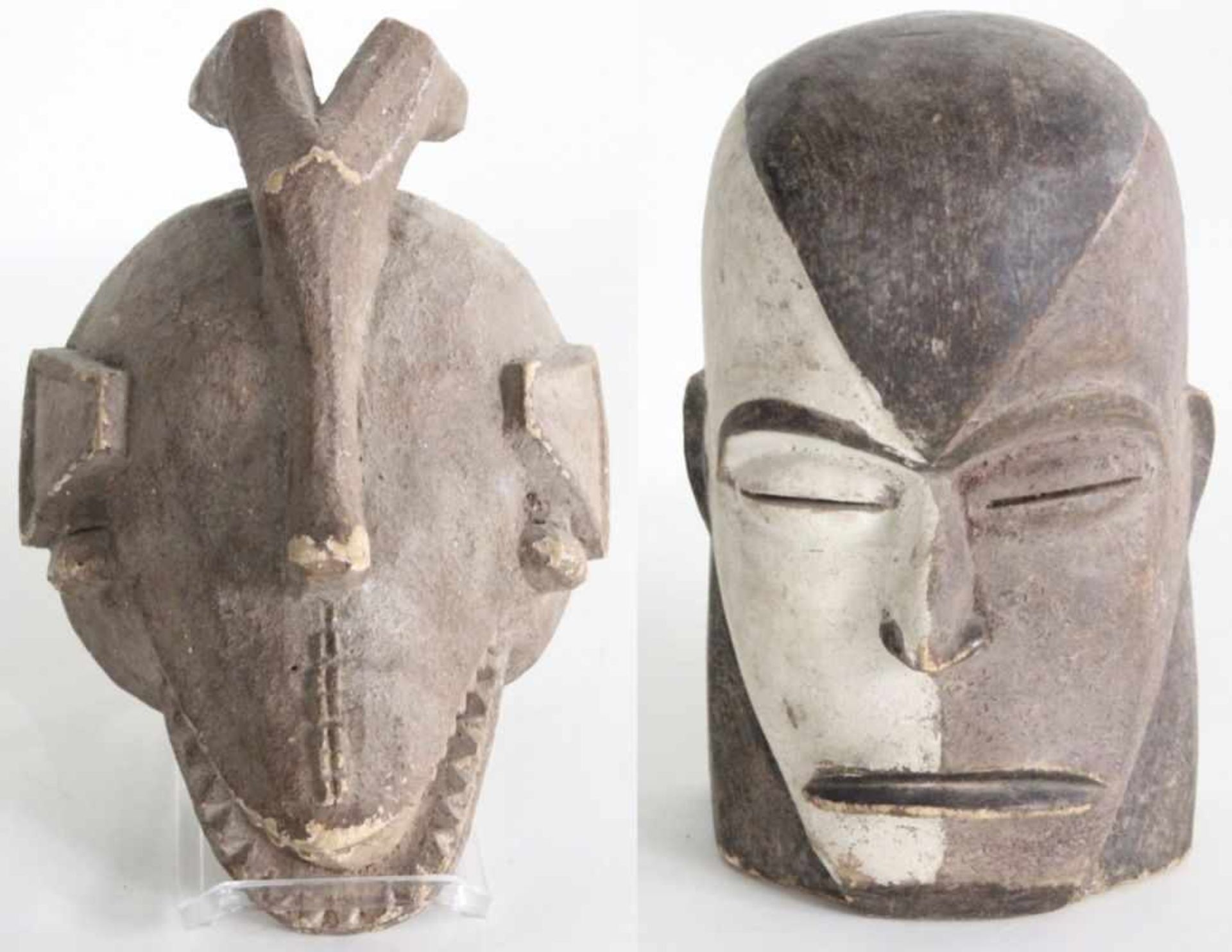Lot Afrika - Paar Masken - Zentralafrika 1. Maske, Holz, bemalt zweifarbig (schwarz/weiß), Höhe
