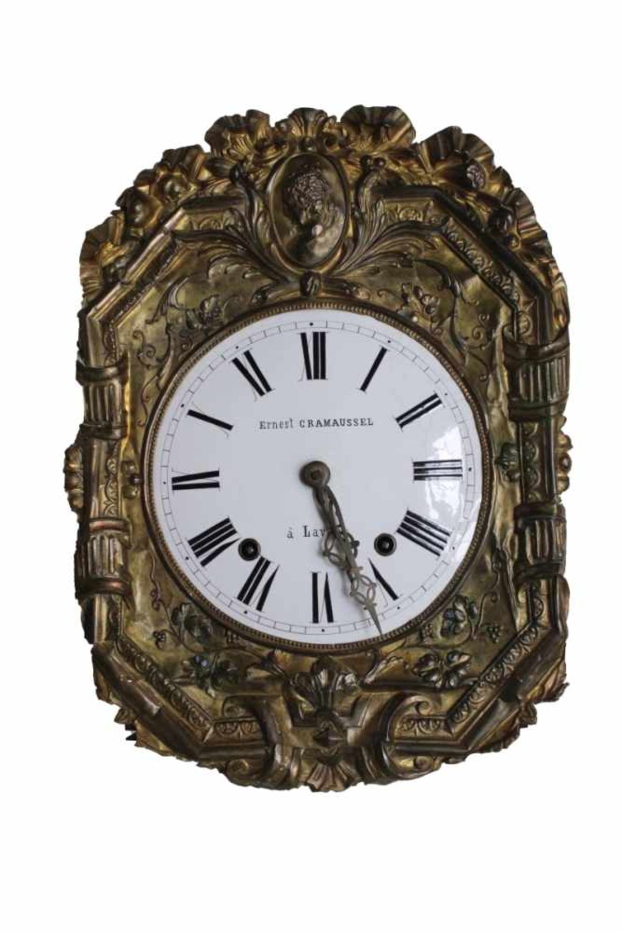 Comtoise Uhr - Frankreich 19.Jahrhundert Messingschild geprägt mit Medaillon und Blattwerk,