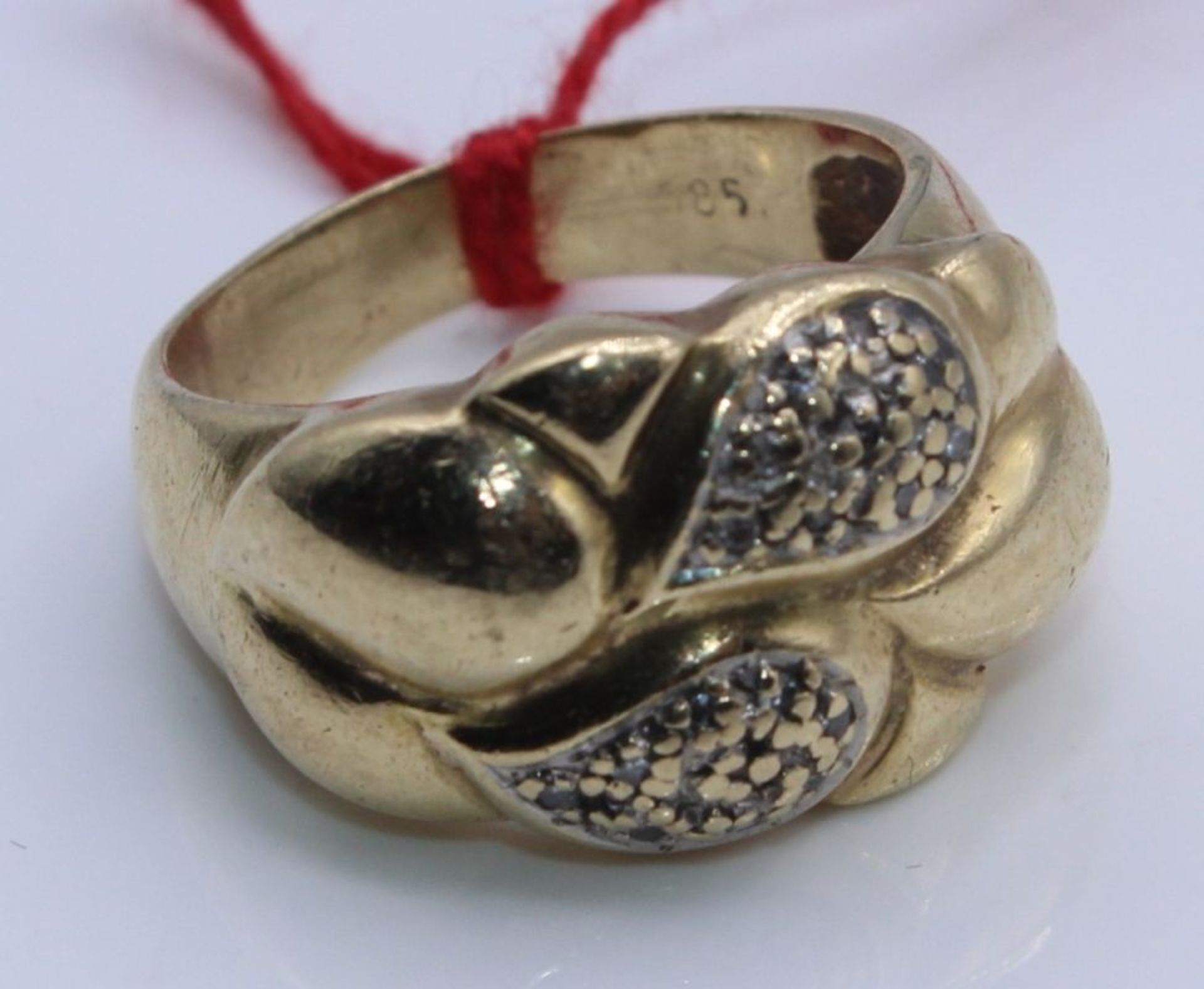 Goldener Damenring - Gelbgold gest. 585 mit kl. Diamanten in floraler Fassung, Ringgröße 57, ca. 8