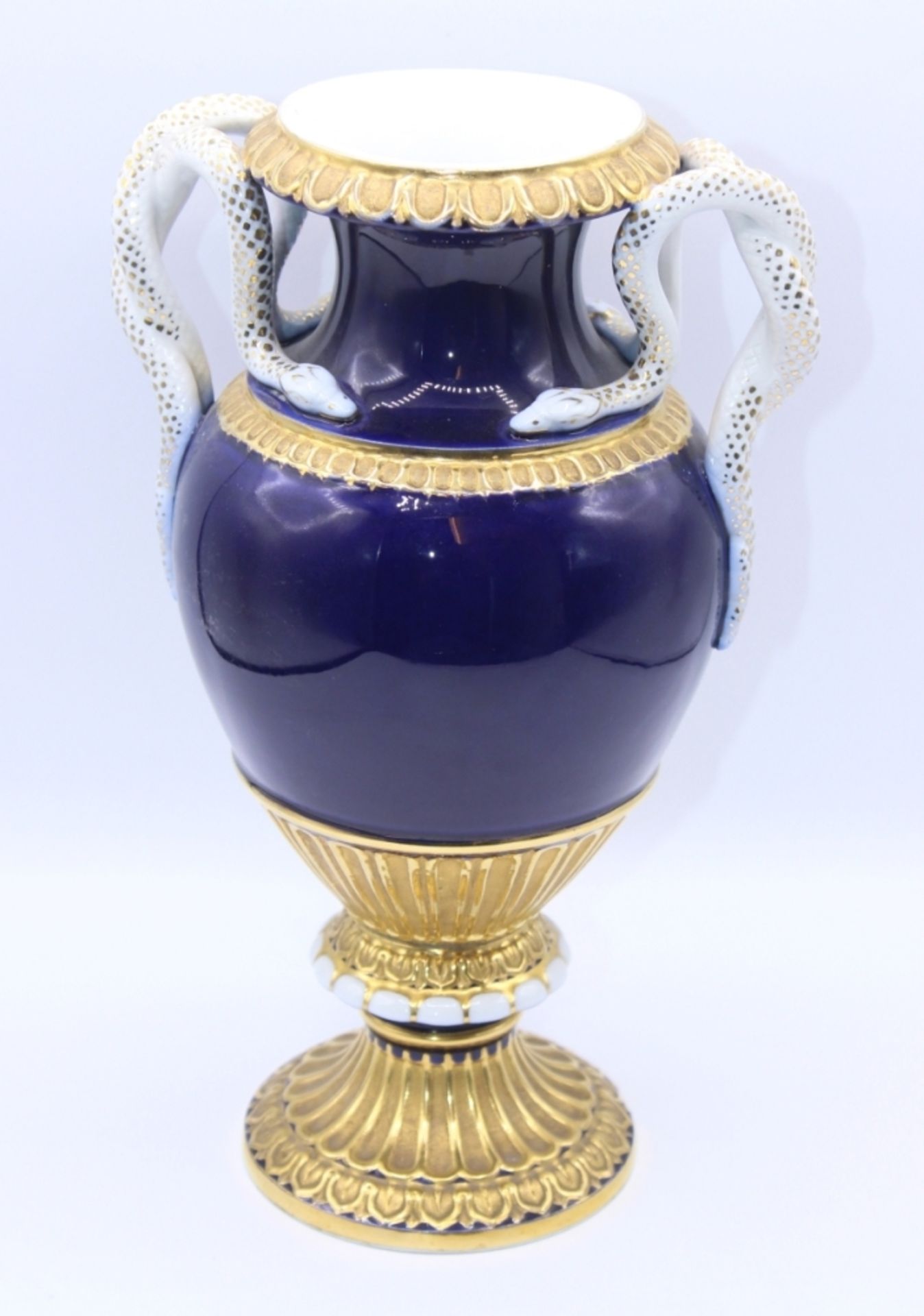 Meissen Vase - nach Entwurf von Ernst August Leuteritz (1818 Meissen 1893) Modellnummer E 153, blaue