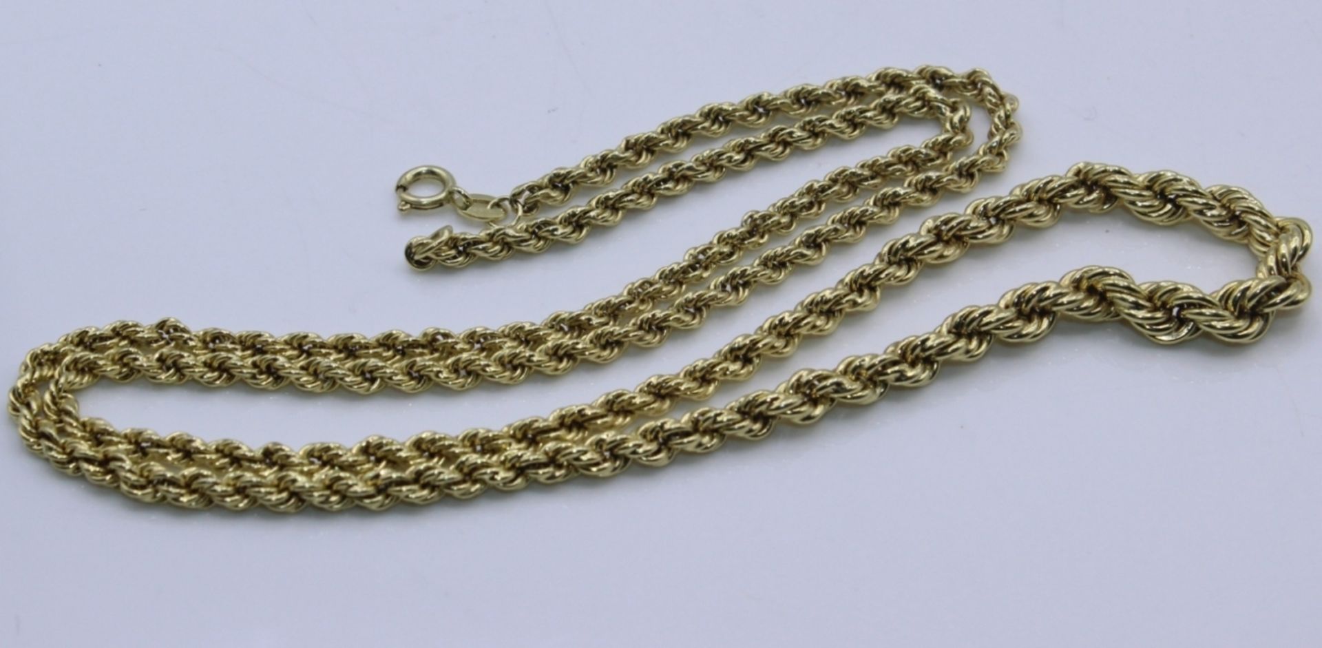 Goldene Halskette - Gelbgold gest. 585 Kordelform, Länge ca. 60,5 cm, ca. 16,9 Gramm