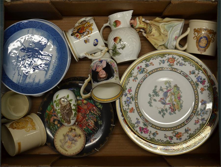 A tray lot of mixed pottery - Image 2 of 2