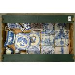 Mixed tray lot of Delft tiles and blue and white pottery