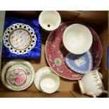 A mixed tray lot of pottery