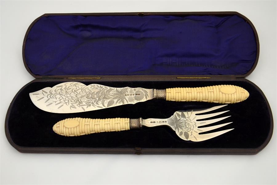 A silver Victorian cased fish serving set by Mappin Brothers. Sheffield 1875.