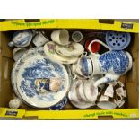 A mixed tray lot of pottery