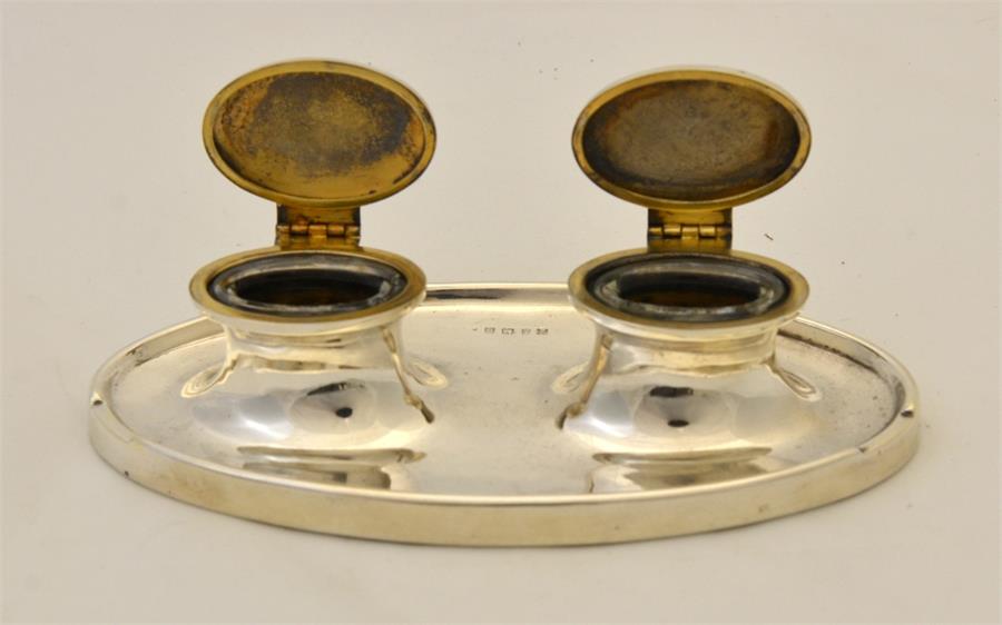 A George V silver double inkstand - Image 6 of 6
