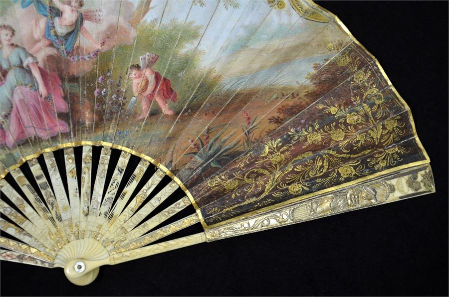 λ A hand painted fan - Image 4 of 7