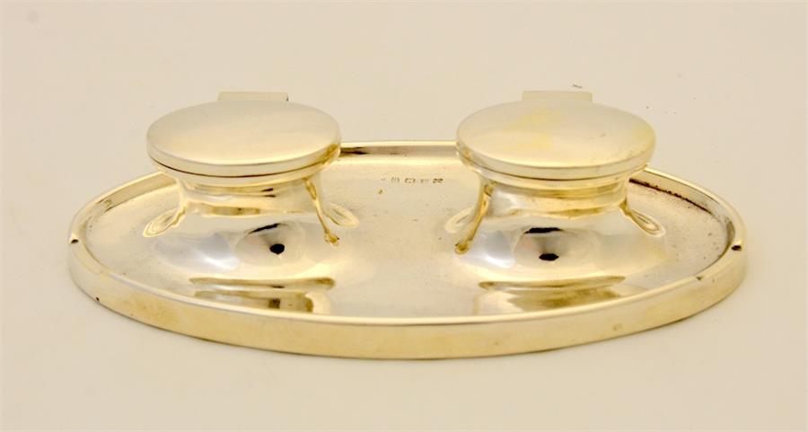 A George V silver double inkstand - Image 4 of 6