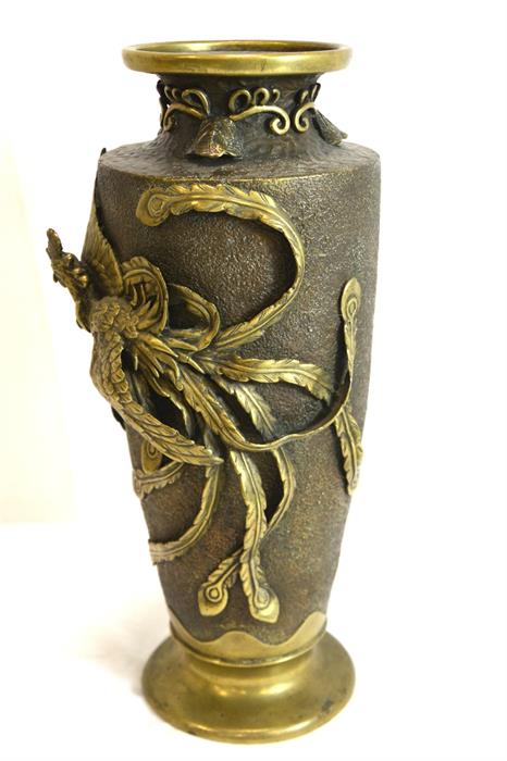 A Japanese bronze vase - Image 2 of 4