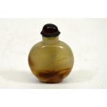 A Chinese agate snuff bottle