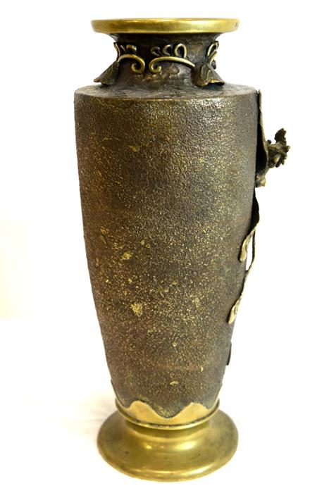 A Japanese bronze vase - Image 3 of 4