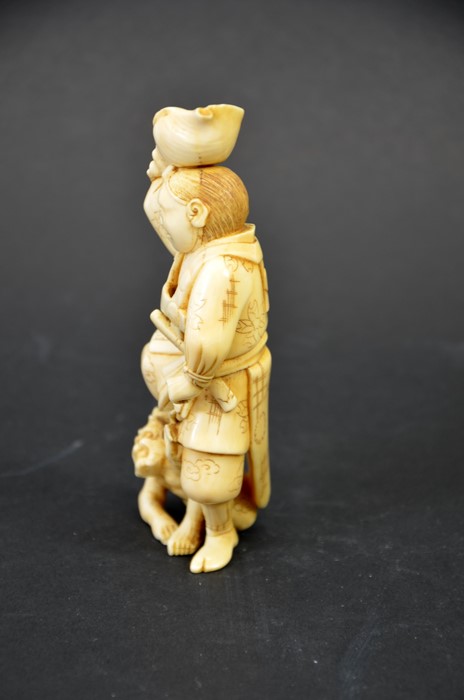 λ A 19th century Japanese carved ivory okimono - Image 2 of 5