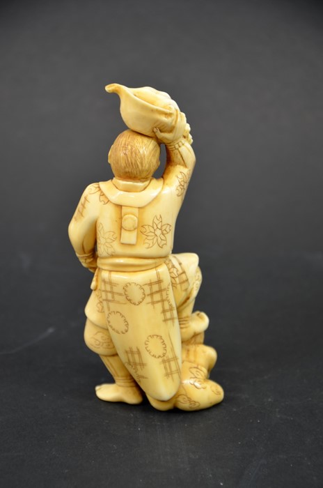 λ A 19th century Japanese carved ivory okimono - Image 3 of 5