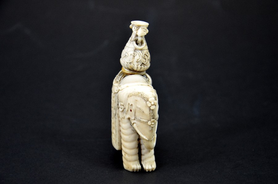 λ A 19th century Chinese carved ivory figure of an elephant with vase on its back - Image 2 of 5