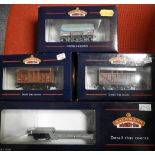 BACHMANN 45 TN BOGIE WELL WAGON & 3 OTHER WAGONS