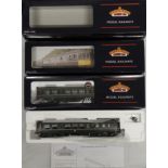BACHMANN OO 32-900 CLASS 108 DMU 2 CAR BR GREEN UNIT WITH SIDE WHISKERS